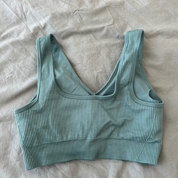 Amazon sports bra, fits like medium - Picture 2 of 3